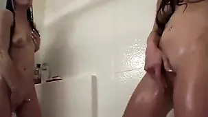 Simpson sisters enjoy intimate bath time playtime