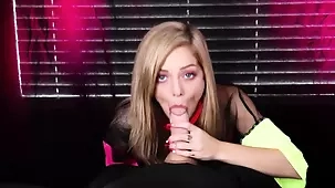 Roxy Ryder's seductive POV oral sex and tantalizing touch in high definition