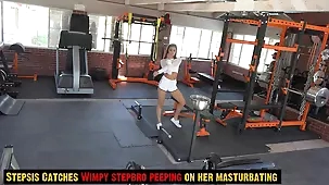 Emily Willis enjoys a messy facial while exercising